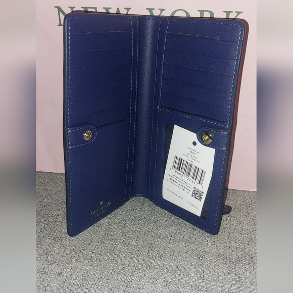 Kate Spade Staci Large Slim Bifold Wallet in Sailing Stripe ⛵️ White and Navy - Picture 3 of 4